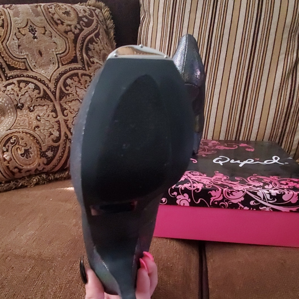 High Heels - image 4